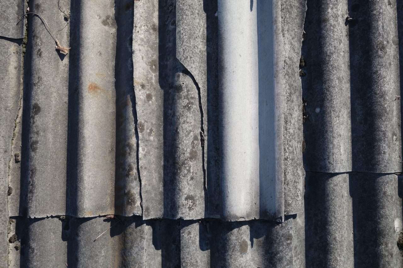 How to Tell if Your Garage Roof is Asbestos Danmarque